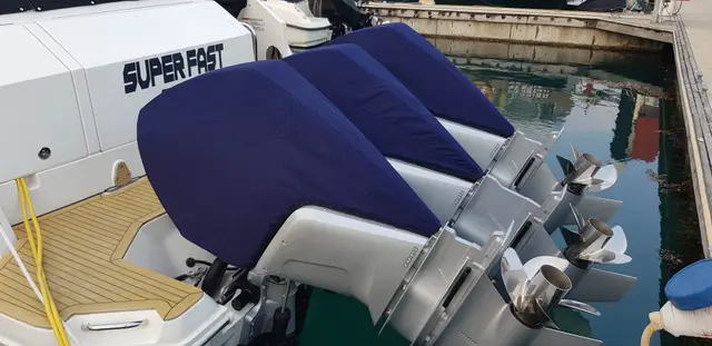 Yacht Interiors (133)