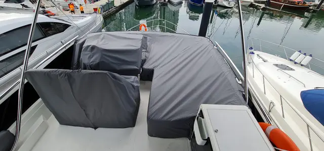 Yacht Interiors (128)