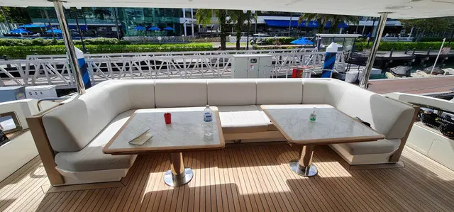 Yacht Interiors (44)