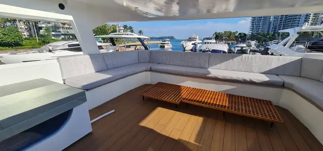 Yacht Interiors (233)