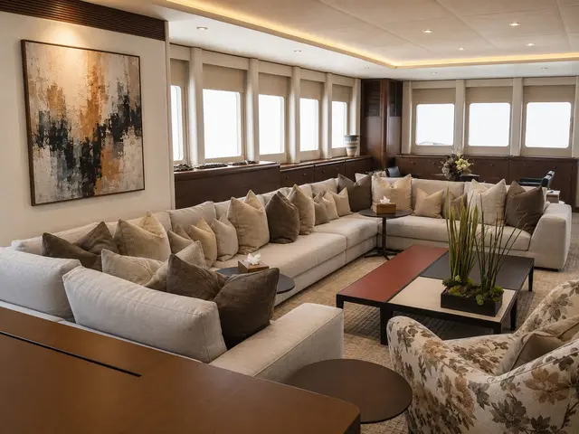Yacht Interiors (388)