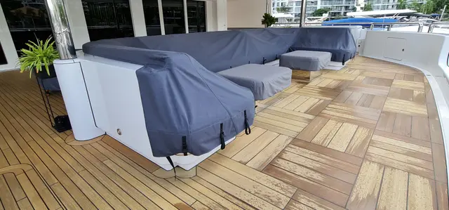Yacht Interiors (114)