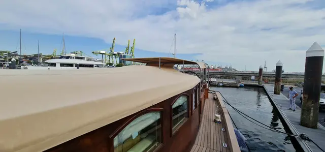 Yacht Interiors (84)