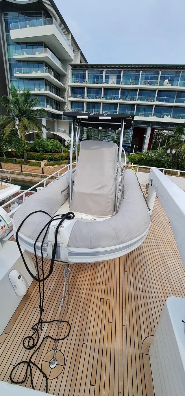 Yacht Interiors (66)