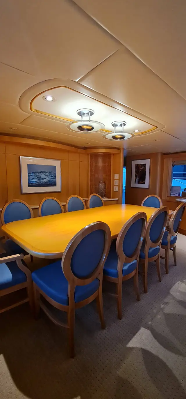 Yacht Interiors (65)