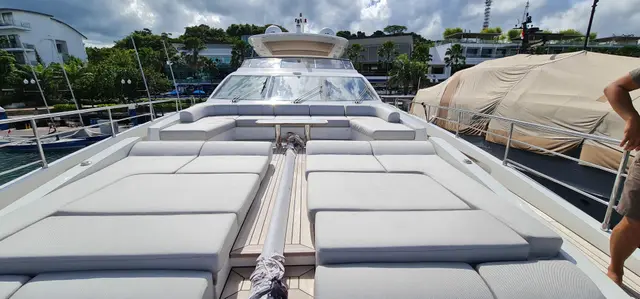 Yacht Interiors (45)