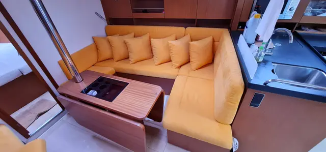 Yacht Interiors (171)