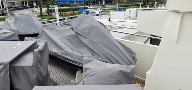 Yacht Interiors (194)